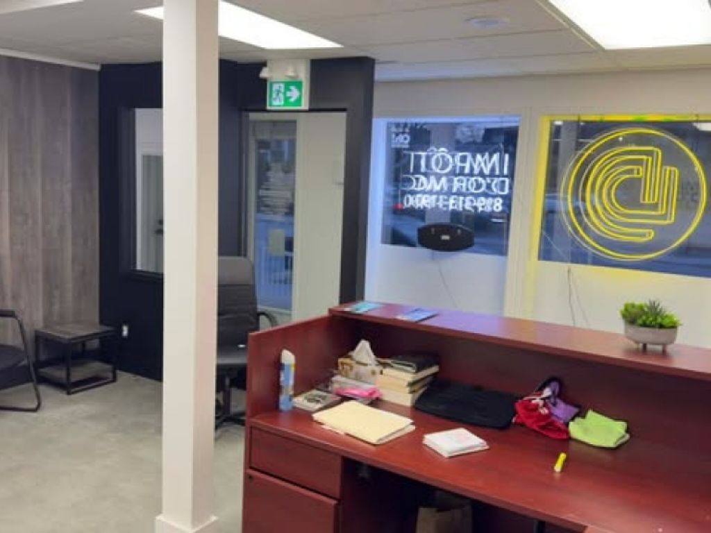 Versatile 950 sq. ft. unit with the option for additional space