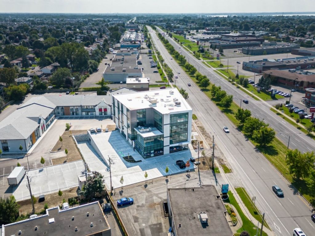 Space / Office for sale or rent 3,404 sqft on 4th floor Brossard