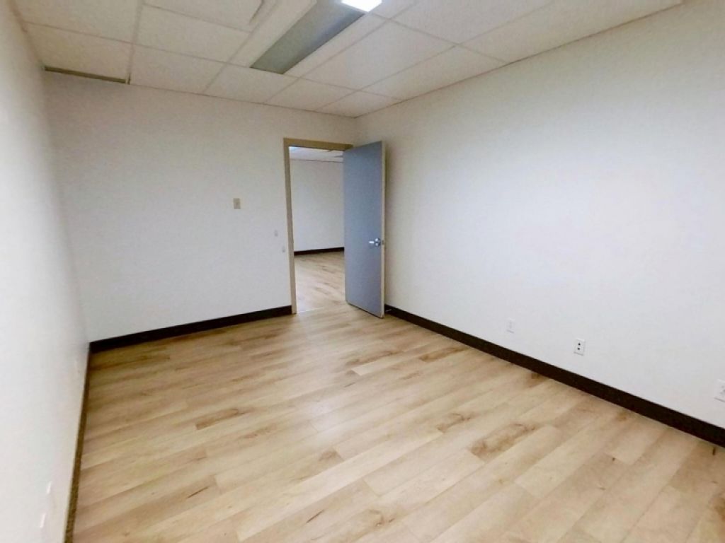 BUREAU  LOUER QUBEC