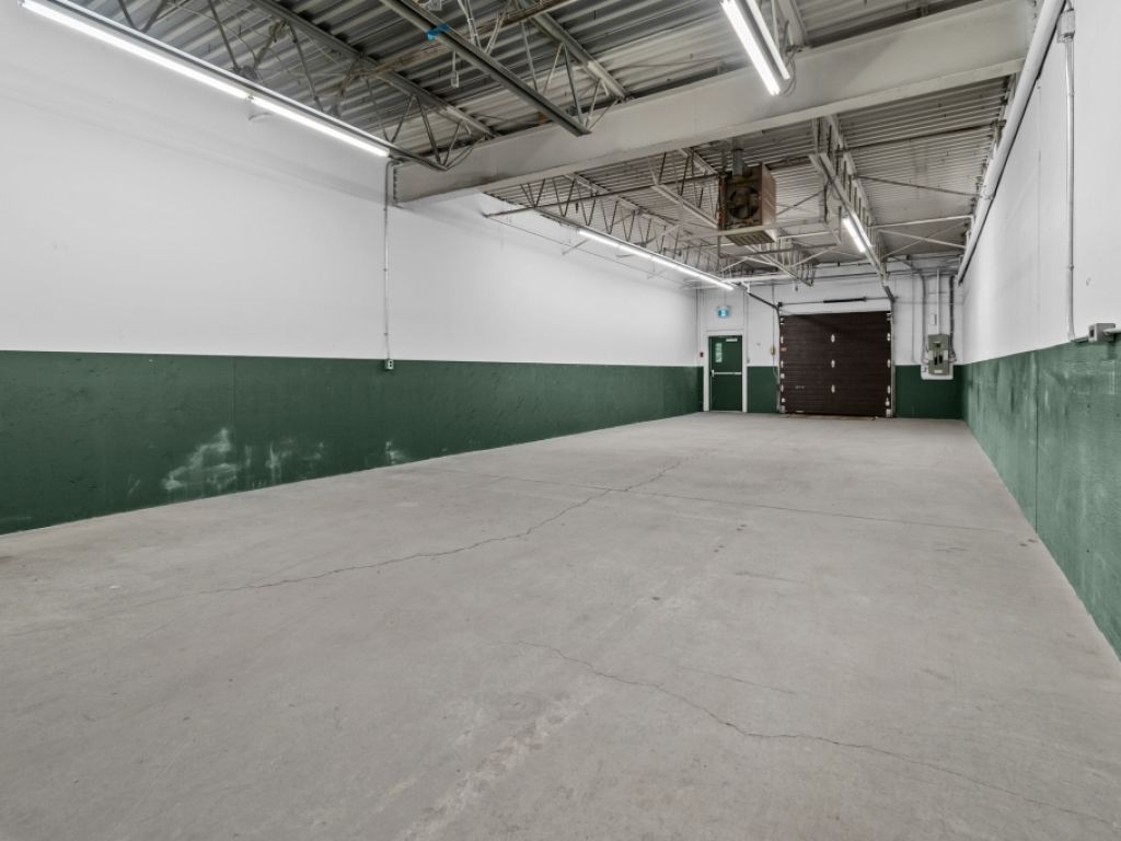 Local industriel � louer - 925 Newton - Les Rivi�res
