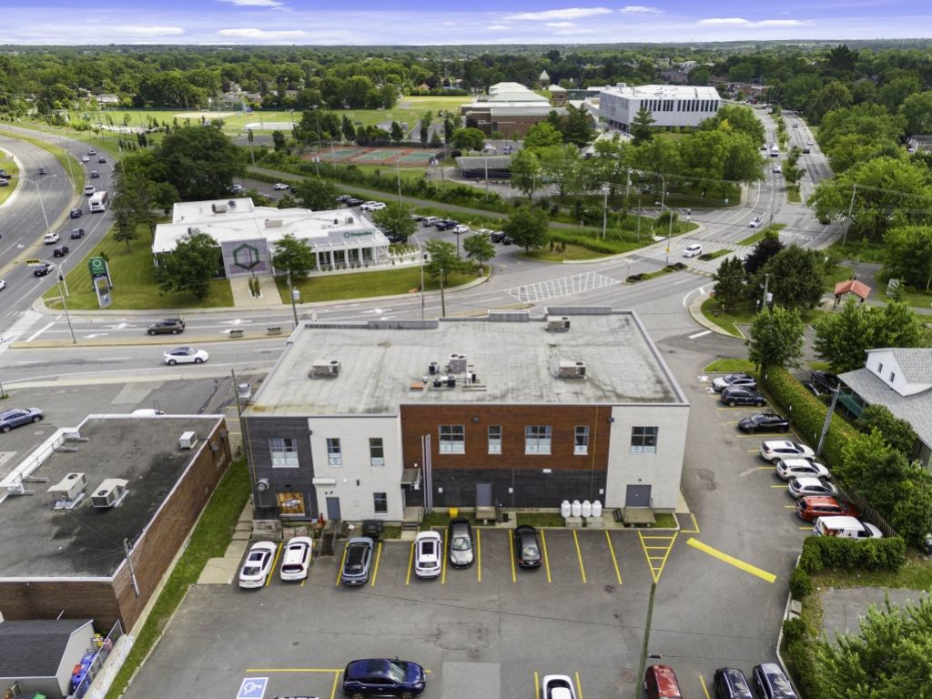 1,218 to 2,500 sq. ft. Office space for rent in modern building Chambly