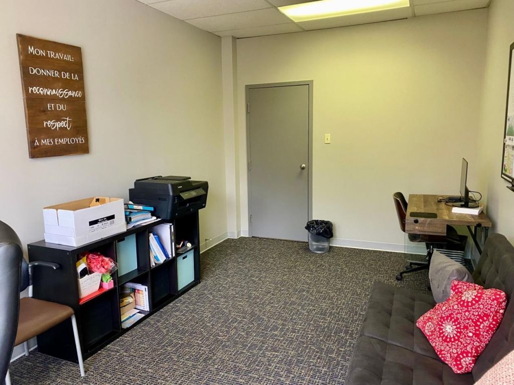 Prestigious office (3 closed + common areas) Ste-Therese