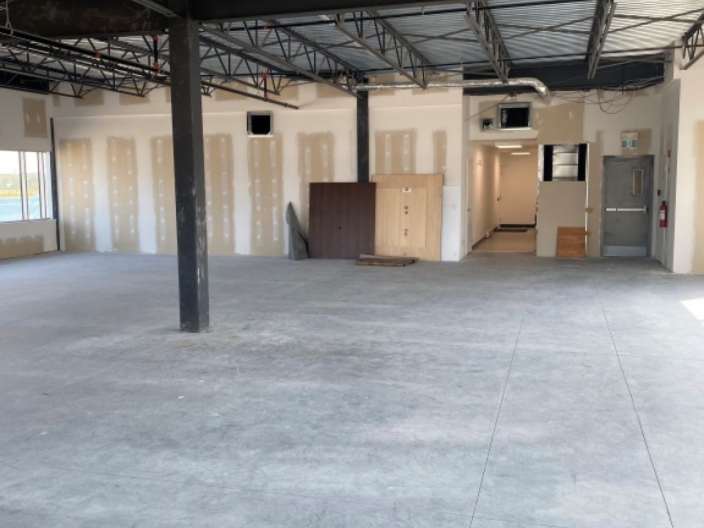 COMMERCIAL SPACE FOR RENT