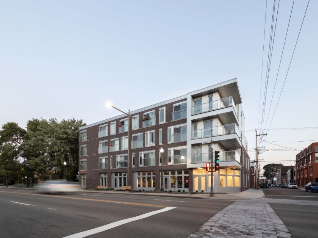 Local commercial- Charest ouest- Qubec- Visibilit Accrue
