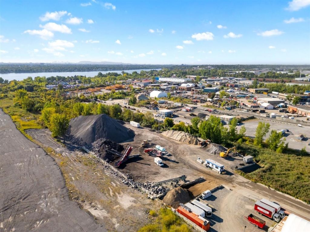 Terrain industriel � louer � 1362 Mont�e Masson, app. OP1, Laval (Duvernay)