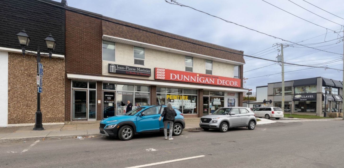 Building for sale or for rent + Office on 2nd floor Downtown St-Jerome - For Sale