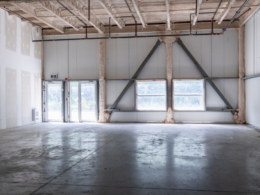 Local industriel � louer de 22 560 PI� | Laval