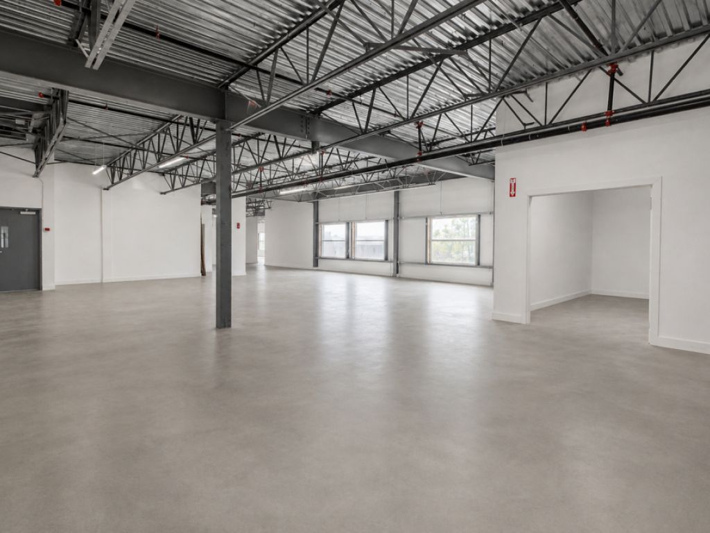 Industrial Space for Rent of 22 560 sq. ft. | | Laval