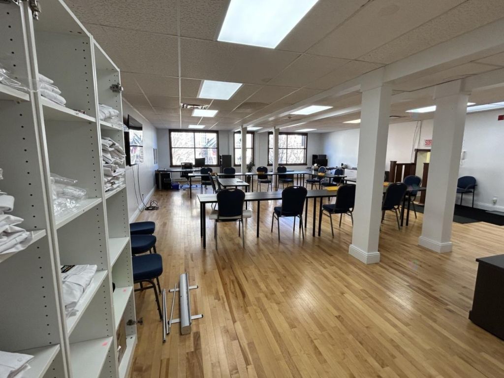 Office for rent 1414 sqft on 2nd floor downtown St-Jerome
