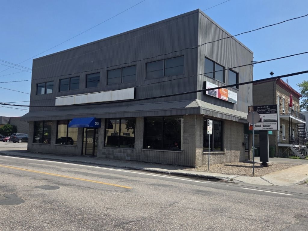 Espace commercial secteur Vanier  prs de Soumande