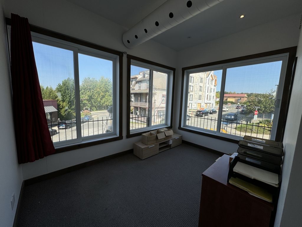 All-inclusive commercial office for rent 