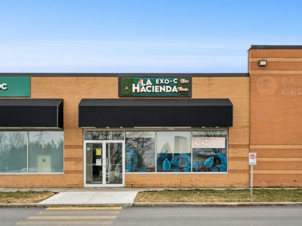 Restaurant tout �quip� avec terrasse � vendre Boucherville