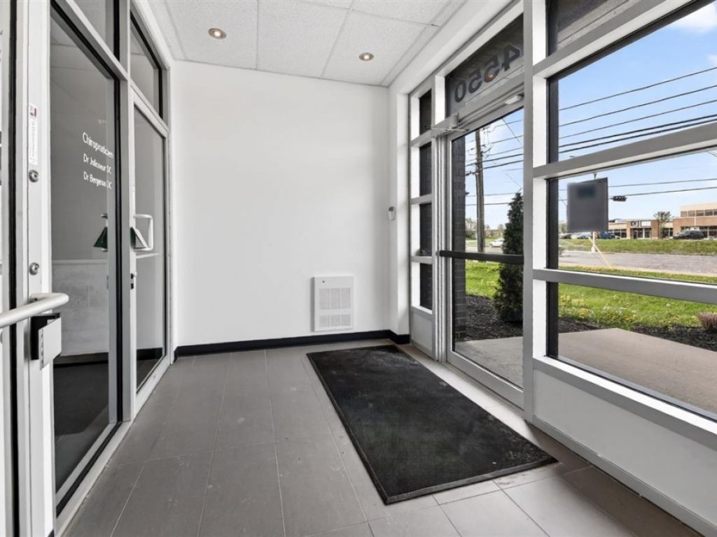 B�tisse commerciale/Bureau � vendre