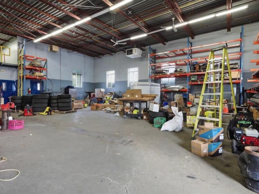 Industrial building for sale