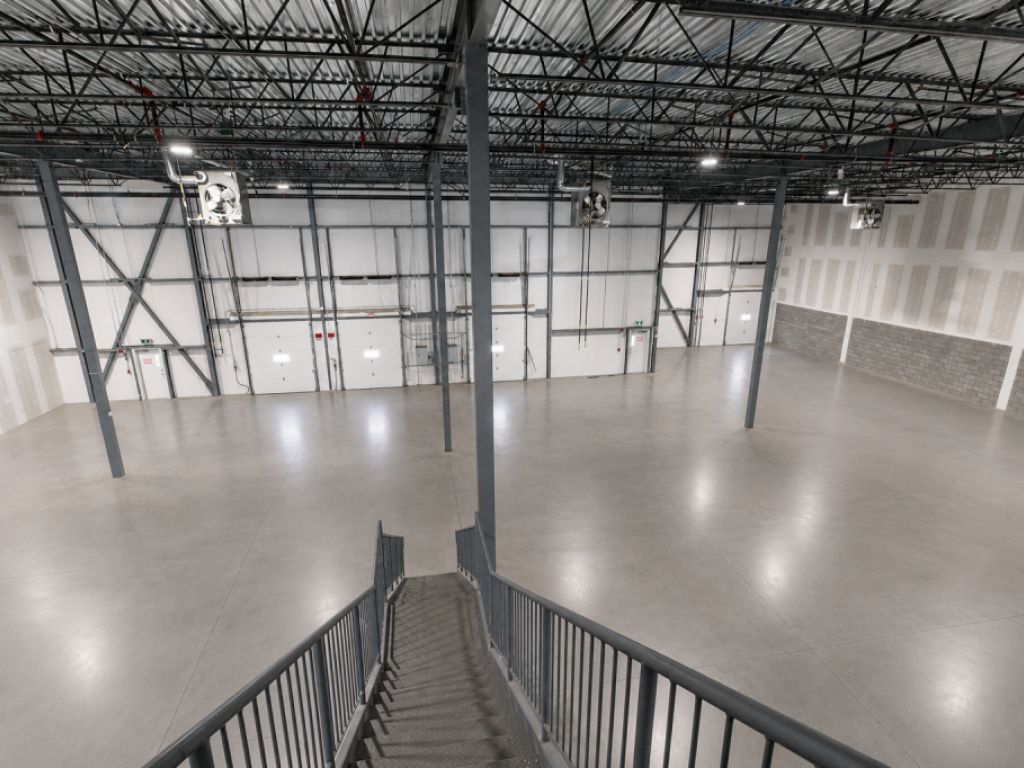 Industrial Space for Rent of 22 560 sq. ft. | | Laval