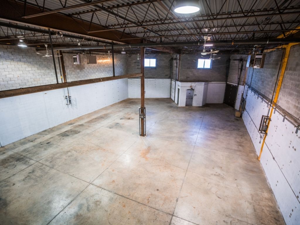 Industrial Space for Lease � LaSalle, Montreal