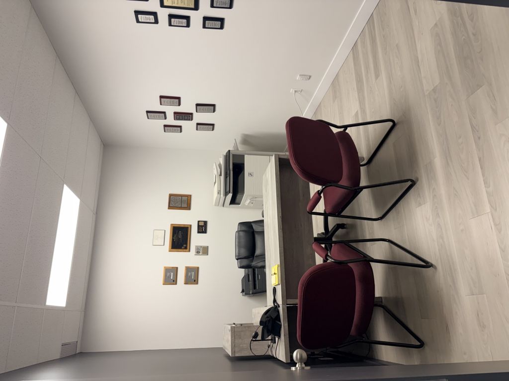 Office fon rent ins downtown Sahawinigan