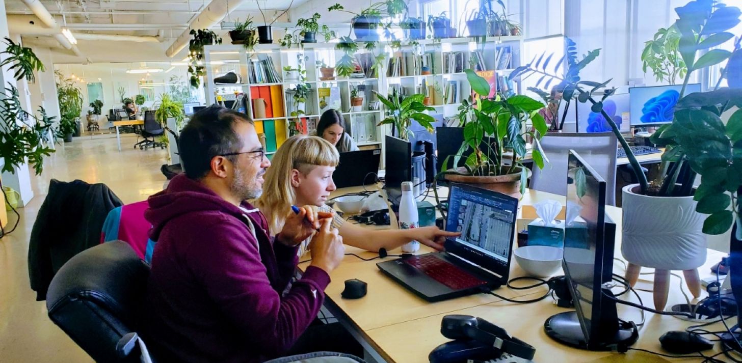 Shared workspace * Available now - For Rent