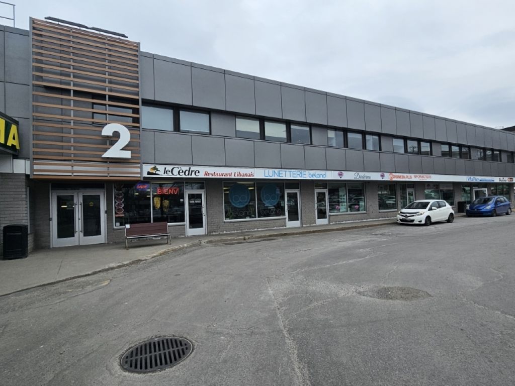 Bureau 220 - Plaza Laval  Ste-Foy
