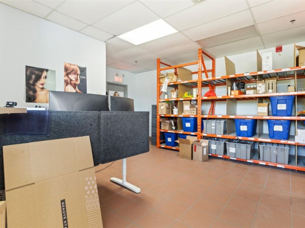 Espace bureau � louer - 1680 Rue Fleetwood