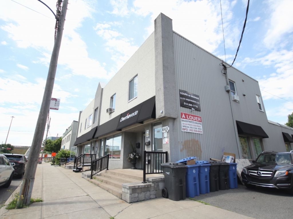 Commercial spaces for lease in Longueuil