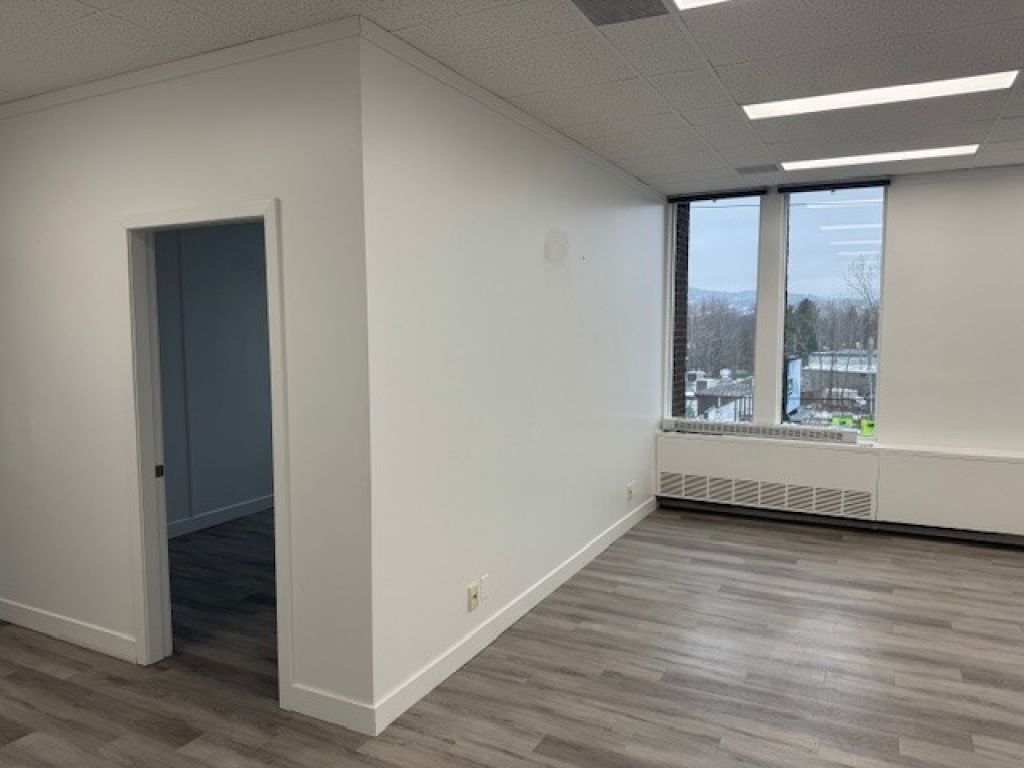 Superb 1149 sq ft space located on the 2nd floor