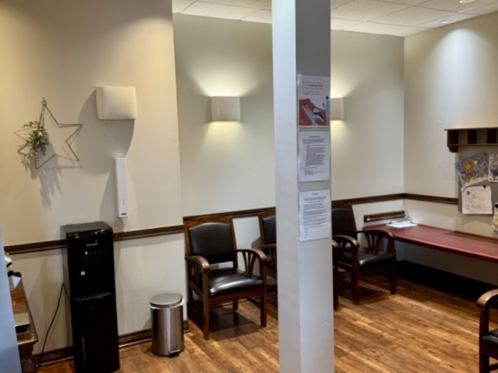 COMMERCIAL SPACE 2,794 sq. ft. + possibility of an additional 1,440 sq. ft. Ideal for dental clinic or healthcare professional