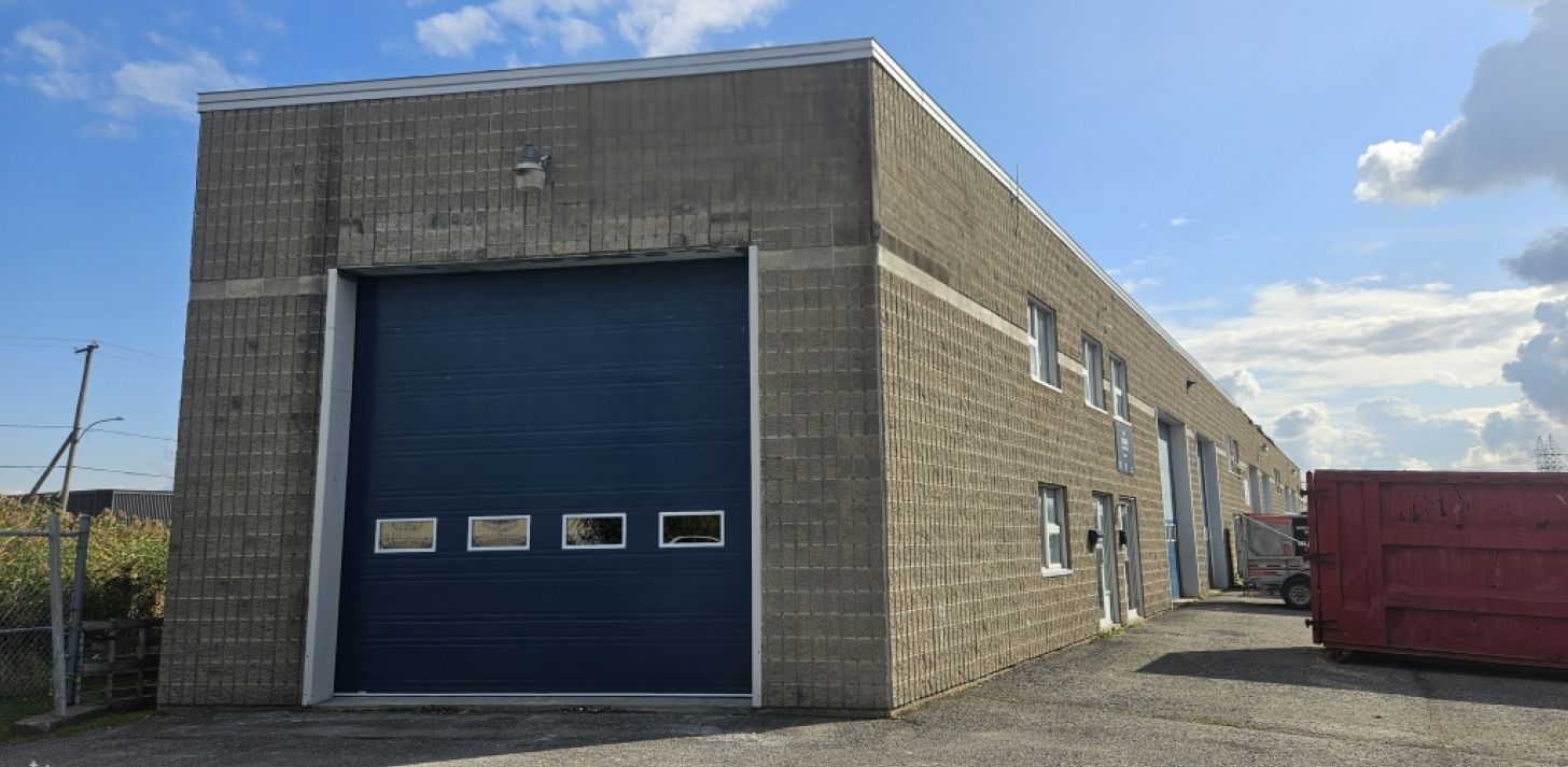 PETIT LOCAL INDUSTRIEL - LEBOURGNEUR - For Rent