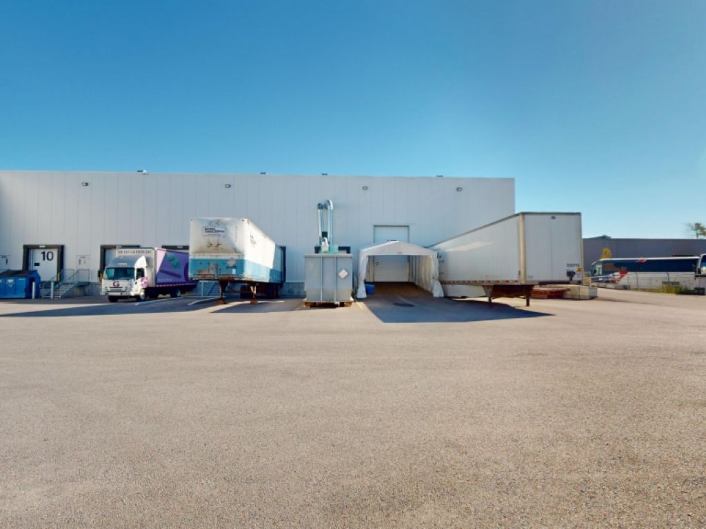 Industrial space for lease - 5 577 to 12 069 sq ft - Boisbriand