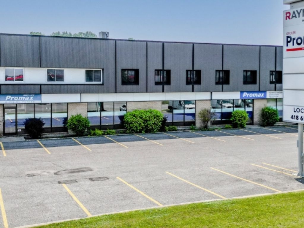 Local industriel avec bureaux � Parc Colbert � Sainte-Foy