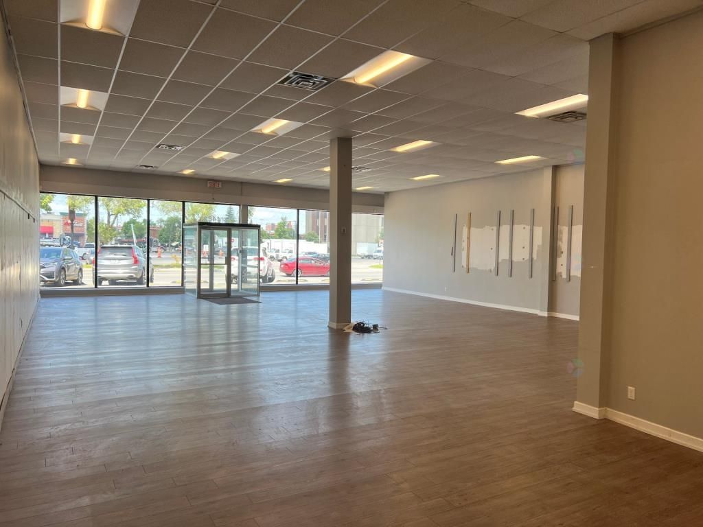 3,400 sqft Prime Location on Jean-Talon East St-Leonard