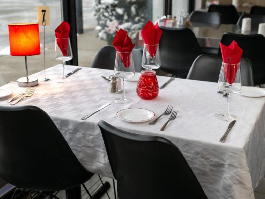 Restaurant dj. dner, souper Apportez votre vin
