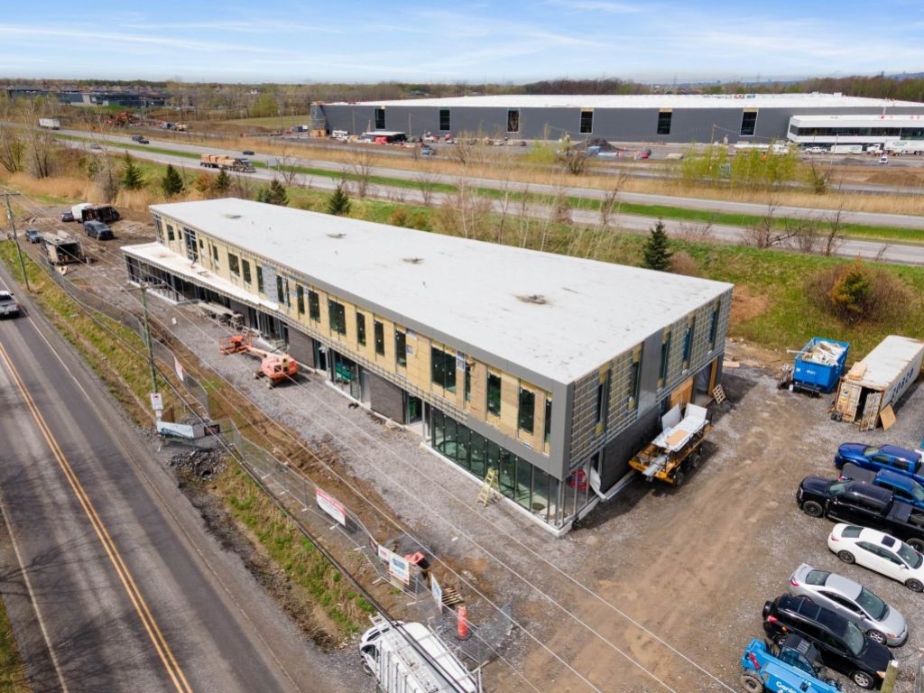 Espace Industriel et Commercial de Premier Choix  Louer