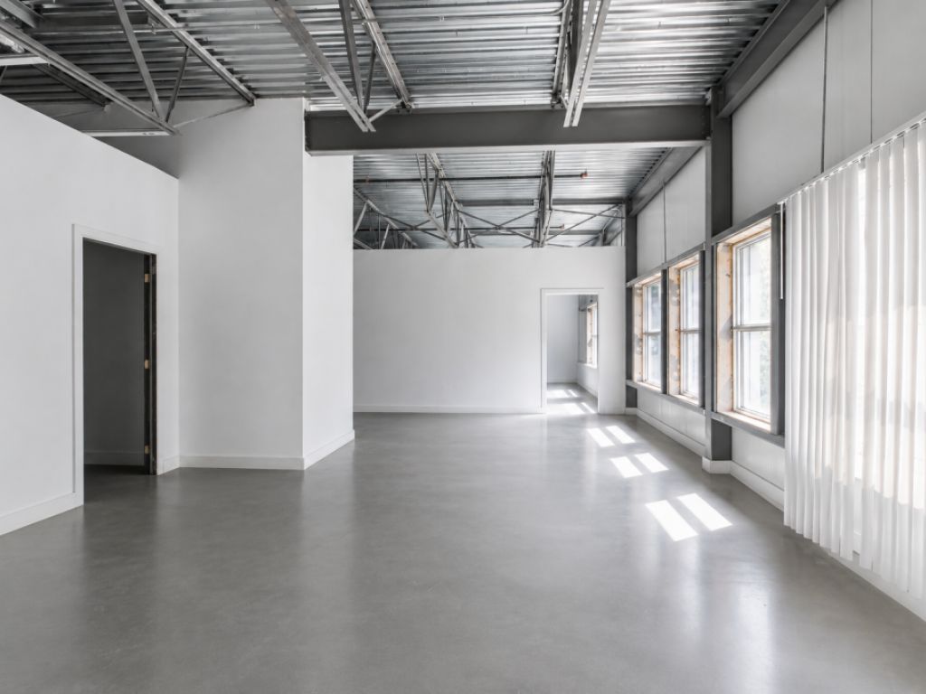 Industrial Space for Rent of 22 560 sq. ft. | | Laval