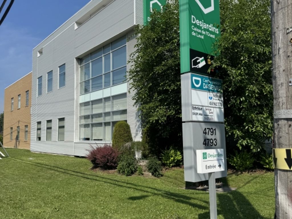  LOCAL COMMERCIAL 2 794 pi + possibilit 1 440 pi supplmentaires Idal pour clinique dentaire ou professionnel de la sant