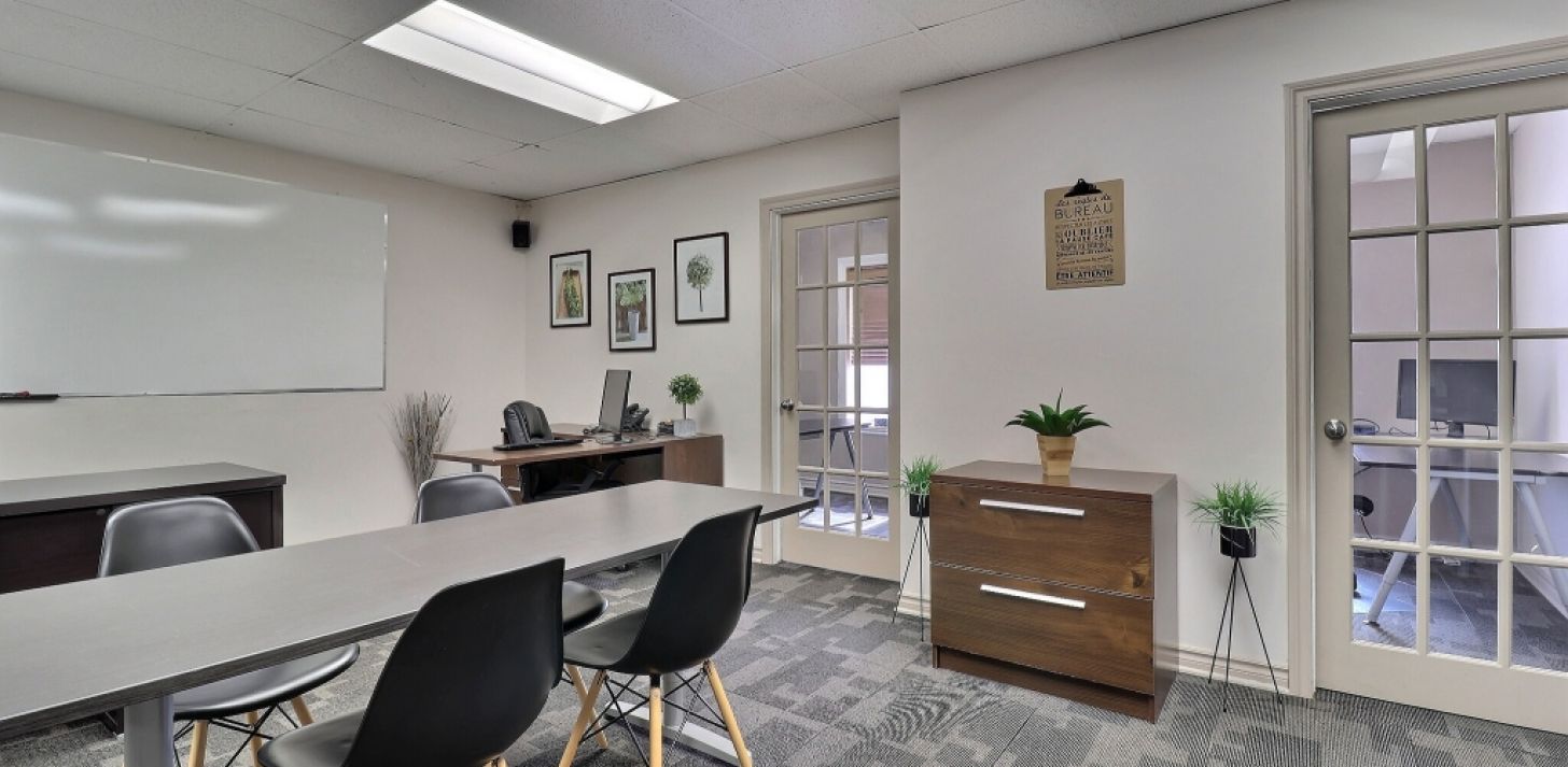 Office for rent 775 sf - 3 closed offices, ideally located in Boisbriand - Available