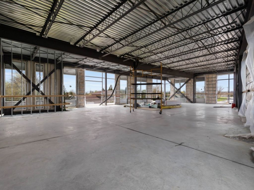 Espace Industriel et Commercial de Premier Choix  Louer