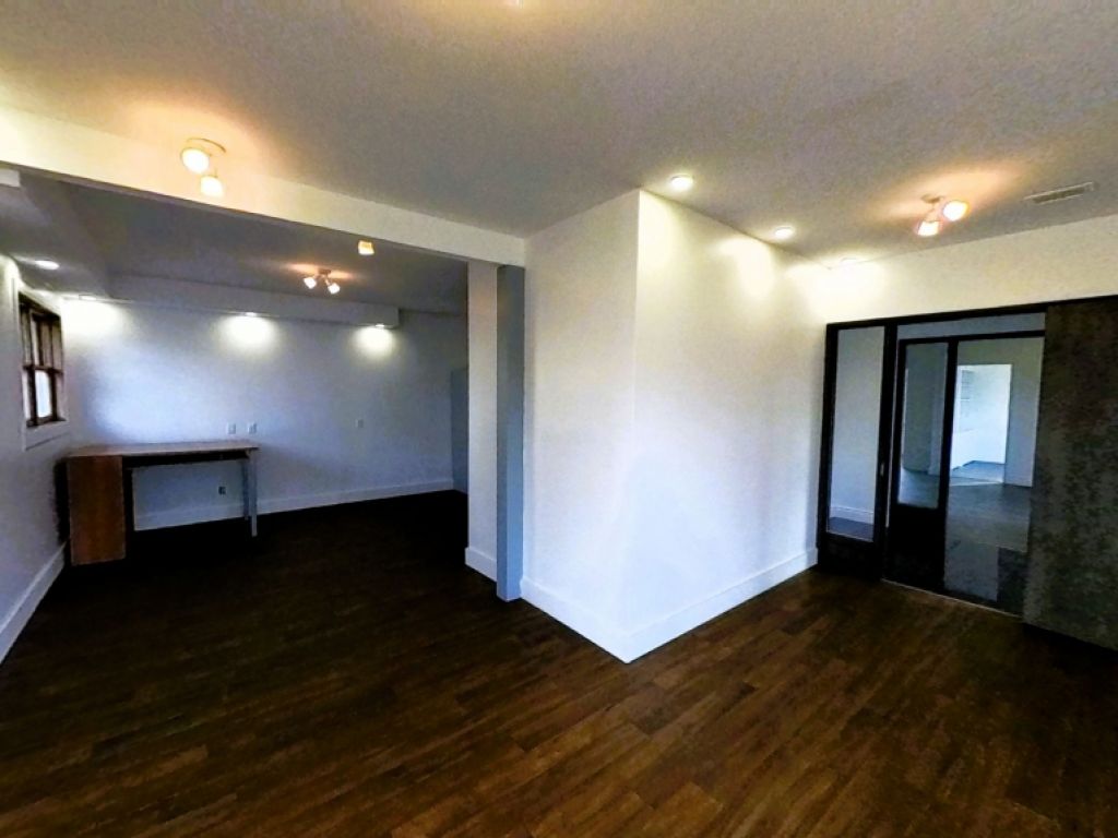 BUREAUX OU COMMERCIAL  CHARLESBOURG