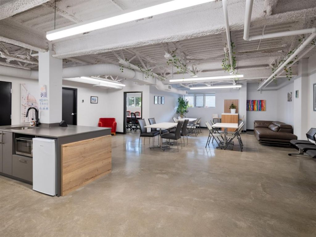 Office space for lease - 2180 Boul. des Laurentides, local BUR