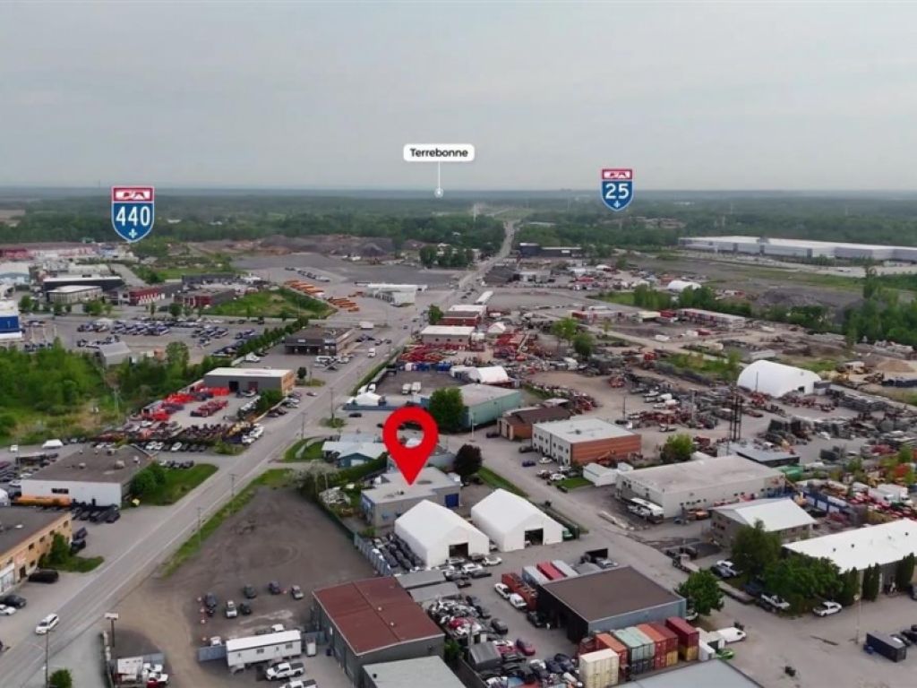 Industrial building for sale