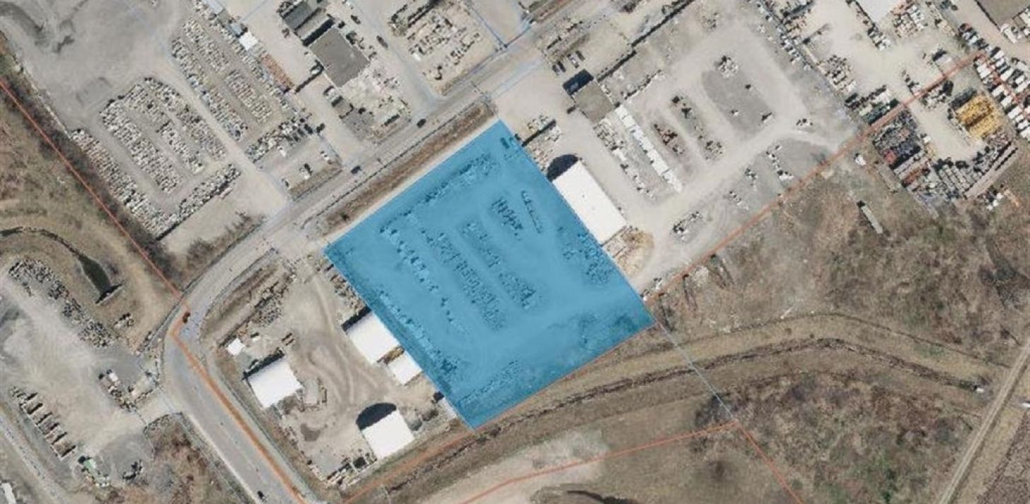 Terrain &agrave; louer - 190 Boul. Bellerose O. - &Agrave; louer