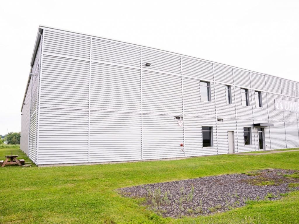 Office, showroom and warehouse