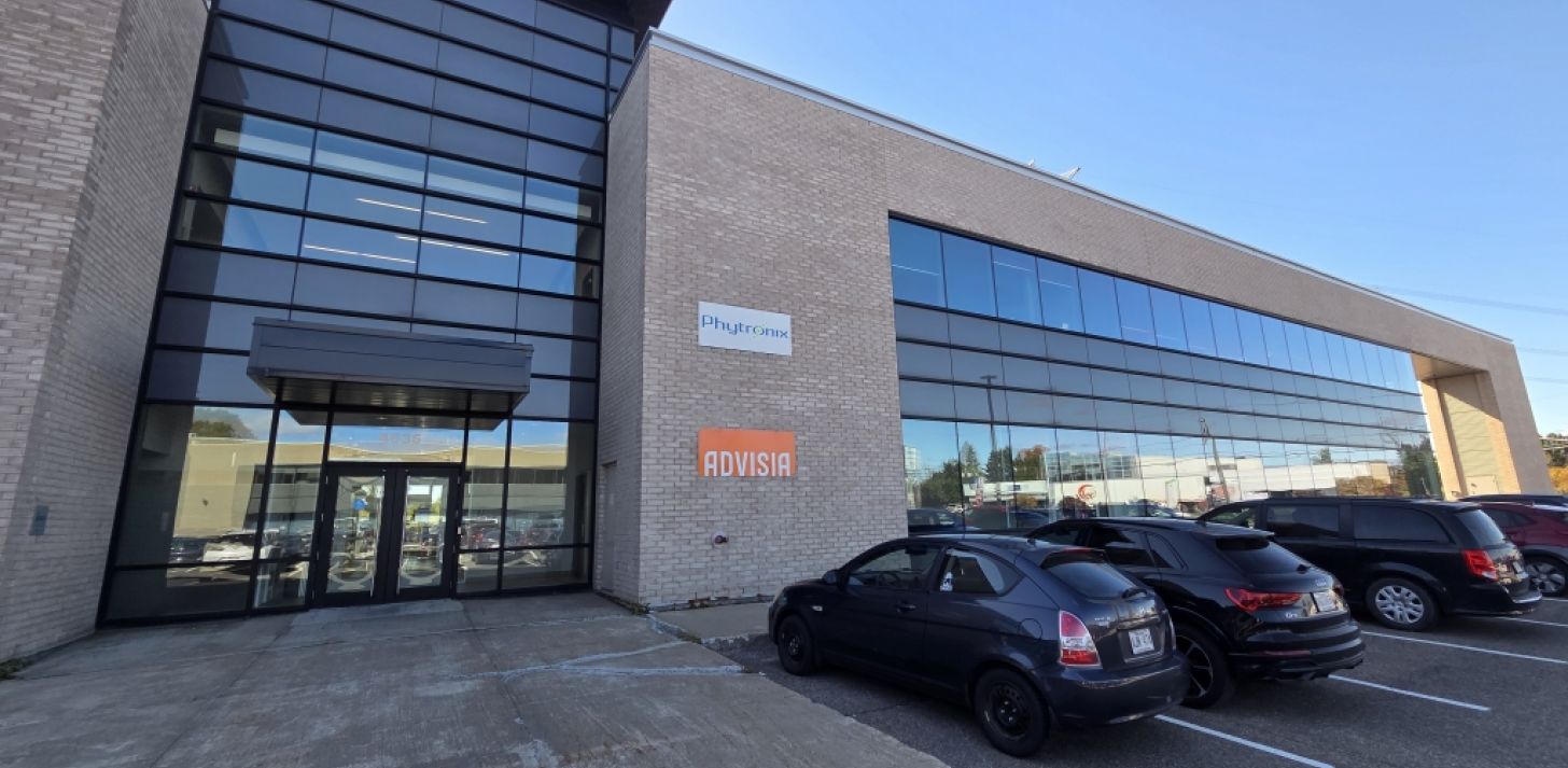 Grand espace commercial avec entrepôt – Québec - For Rent