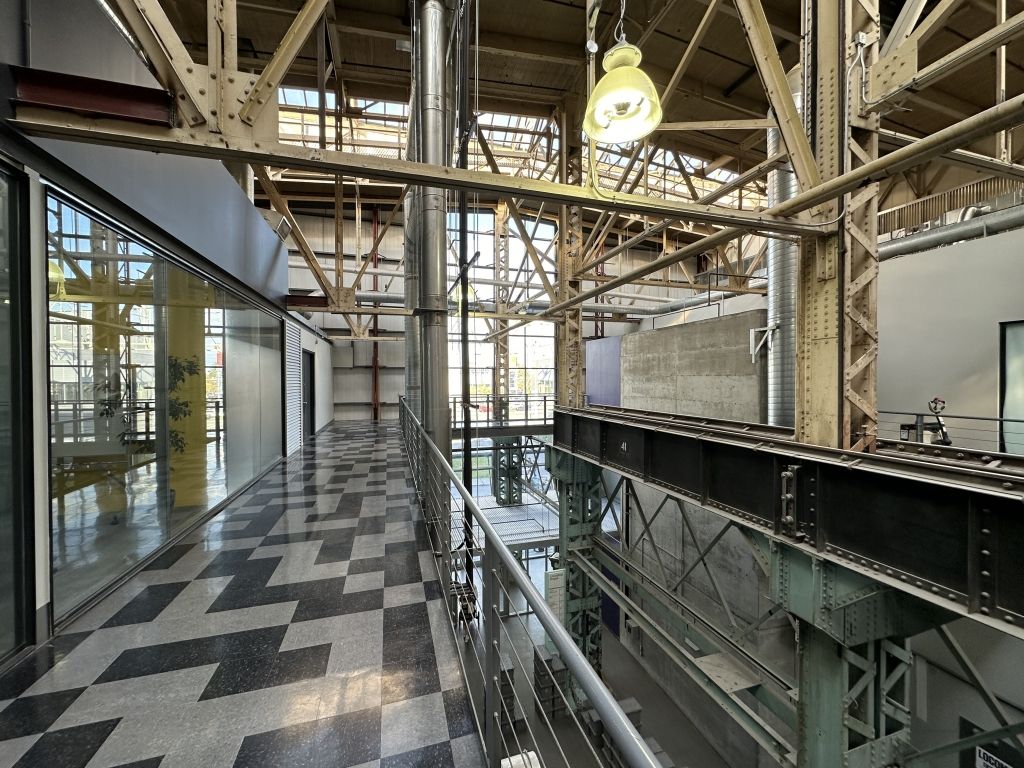 Technopôle Angus      2522 square feet