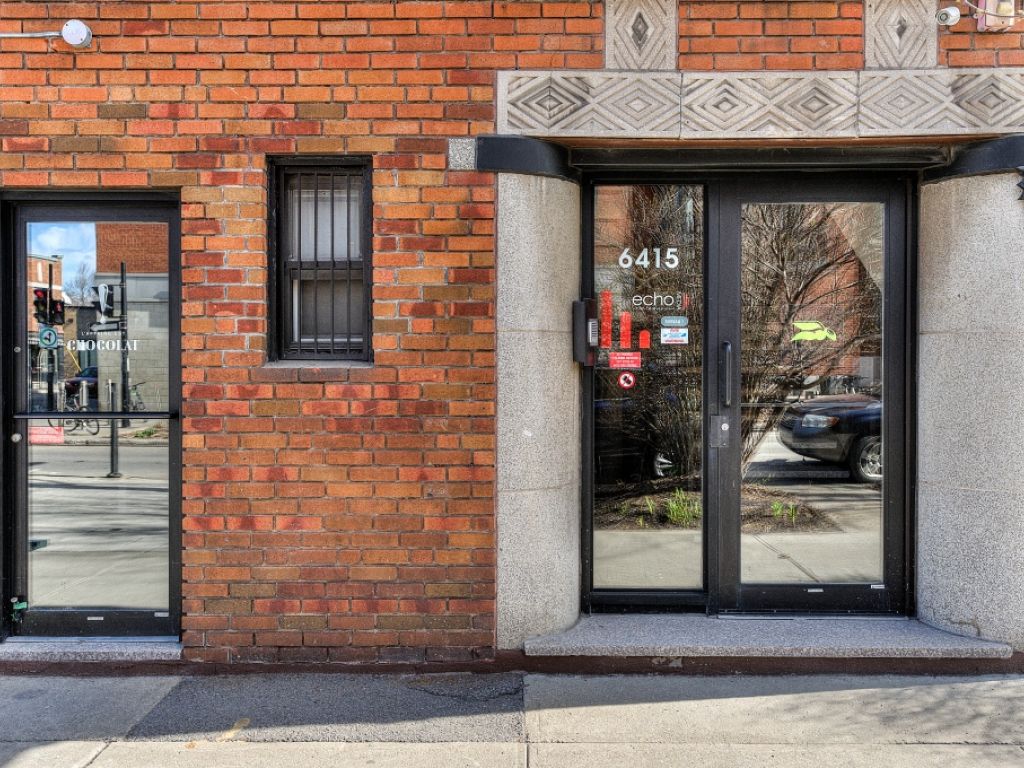 exceptional location Turnkey office next to Cinema Beaubien