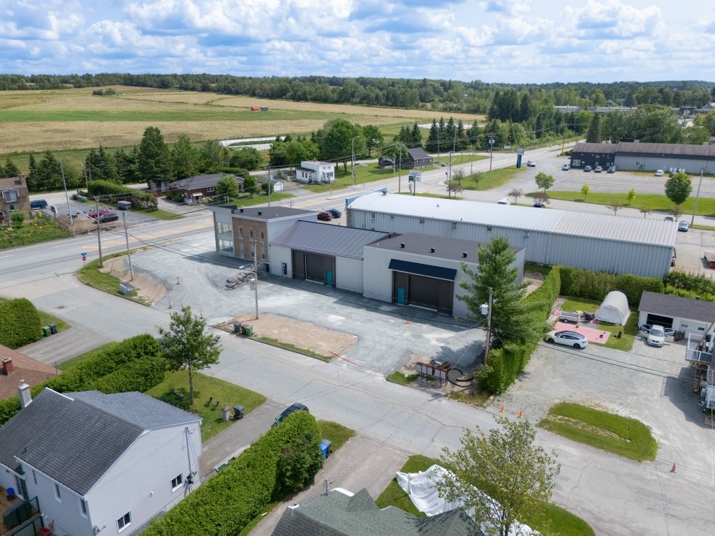 Prime Commercial Location - 3191 King E., Sherbrooke