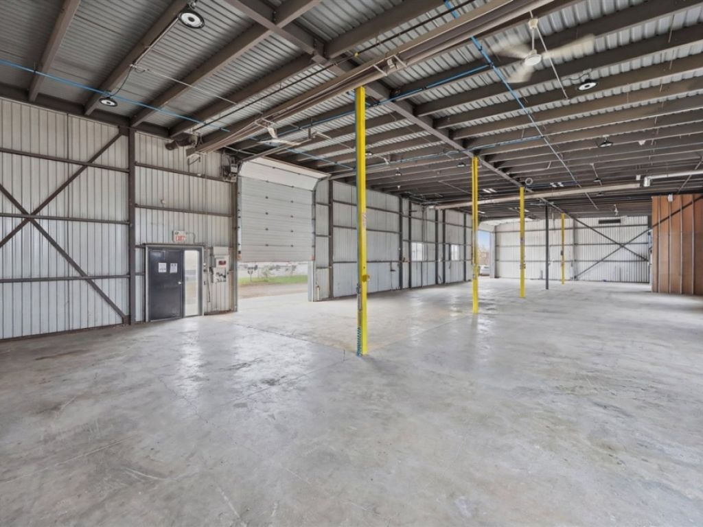 Industrial building for sale