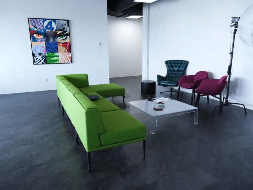 Turnkey offices for rent � 3,260 sq ft � Blainville 