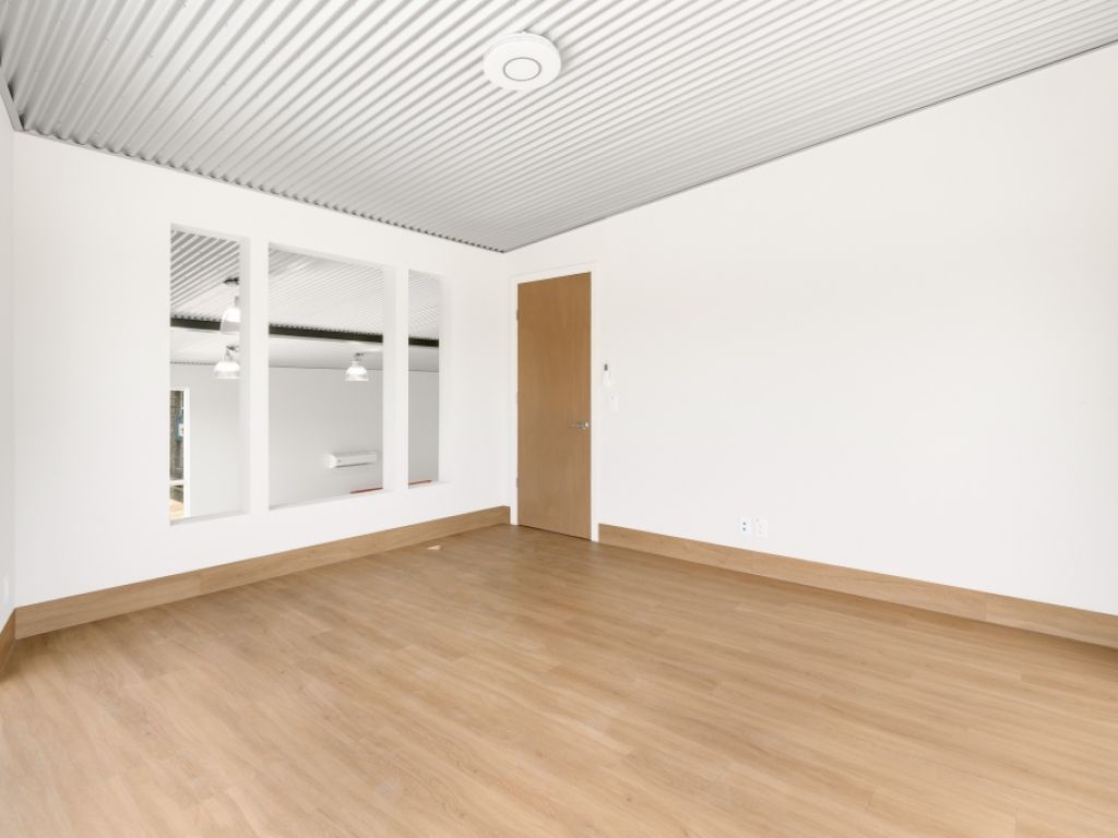 Prime Commercial Location - 3191 King E., Sherbrooke