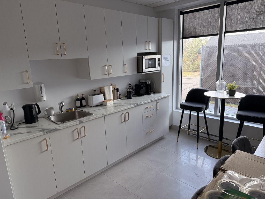 Offices for rent 1600 sq. ft. - 7 rue Industrielle, Delson